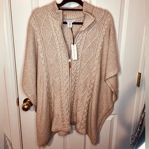 Cupcakes and Cashmere Poncho size Medium